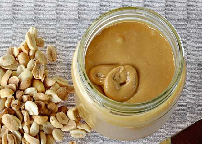 Hausgemachte Erdnussbutter