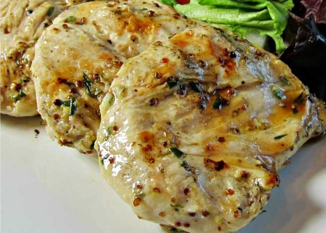 Gegrillte Rosmarin Hähnchenbrust
