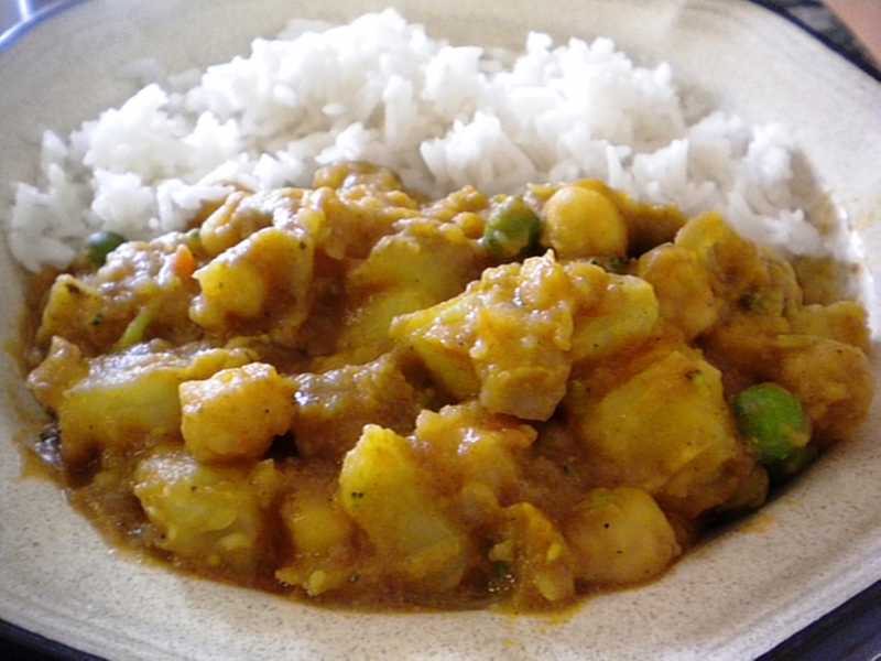 1125696 Curry di patate vegine speziate 165190 MAZIRENE