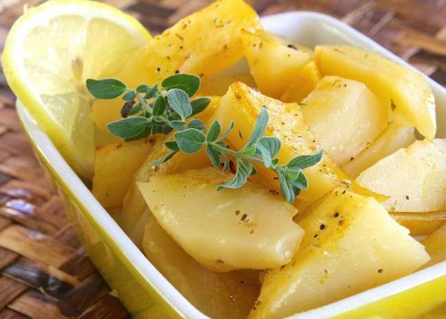 Griechische Art Zitrone geröstete Kartoffeln