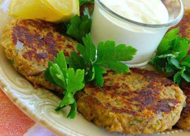 8 Simple Salmon Cake Recipes for Busy Weeknight Meals | Allrecipes
