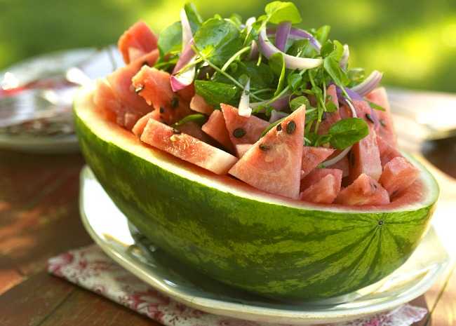 10 Ways to Cut up a Watermelon from Basic to Fancy ...