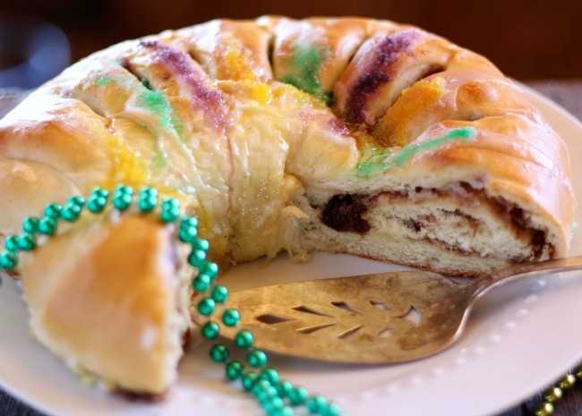 King Cake With Cream Cheese Cinnamon Filling King Cake With Cream Cheese Cinnamon Filling