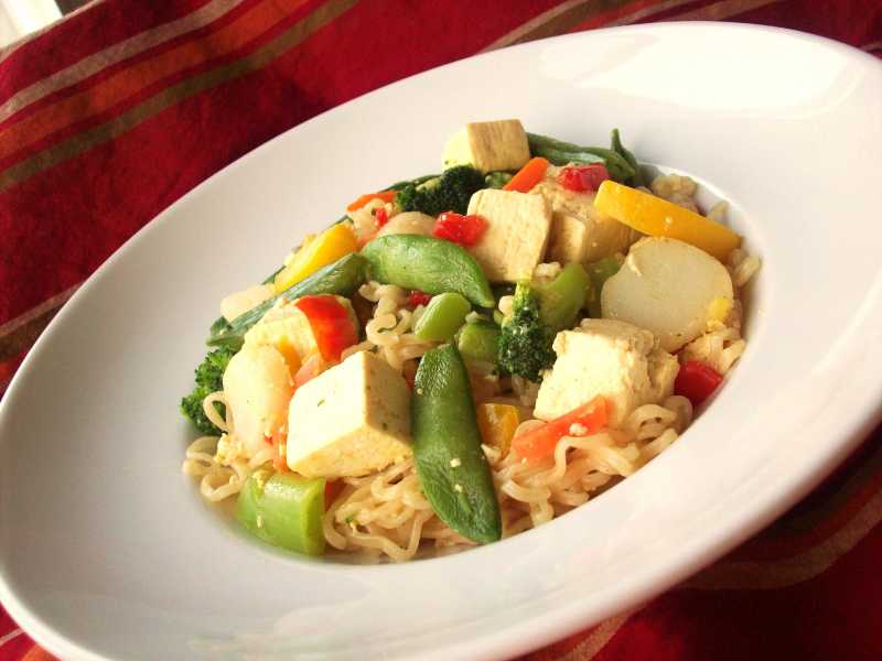 Schnelles und einfaches Tofu Lo-Mein