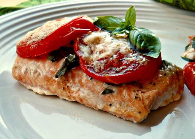 Tomaten-Basilikum-Lachs