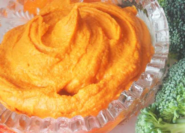 Spiced Sweet Roasted Red Pepper Hummus