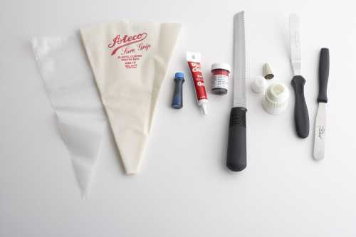 Guide To Buying Cake Decorating Tools | Allrecipes