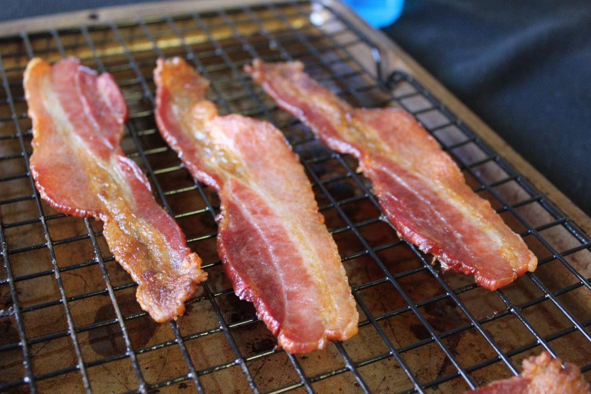 The Easiest No Mess Way To Cook Bacon Allrecipes   1091086 Bacon For The Family Or A Crowd 158727 Mommyluvs2cook 